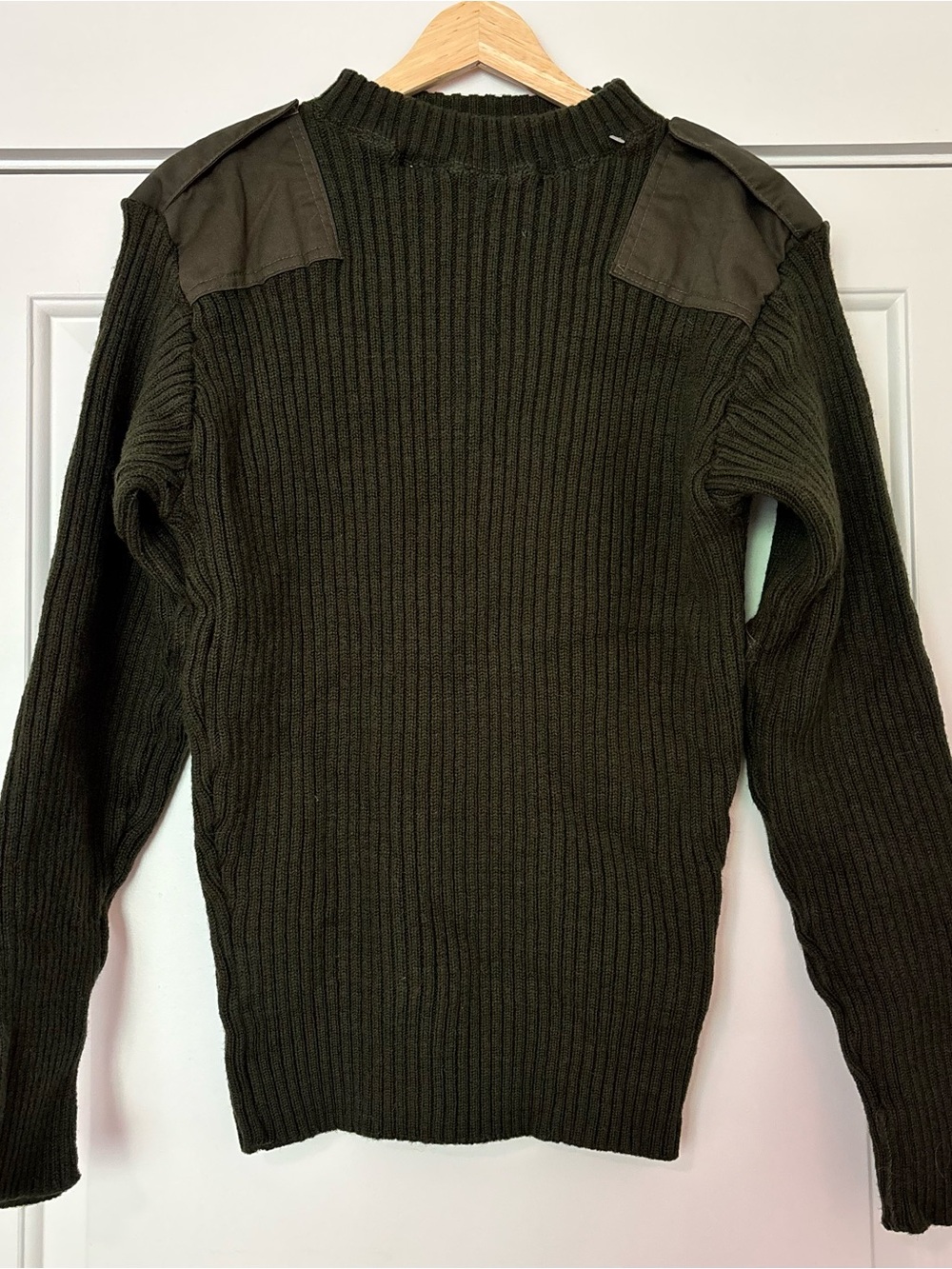 U.S. Marine Corps OD Wool Commando Sweater Olive Green Standard 42 USMC Layering